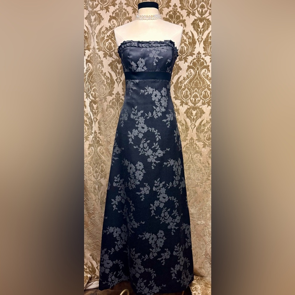 Elegant Charcoal Grey Strapless Floral Maxi Dress